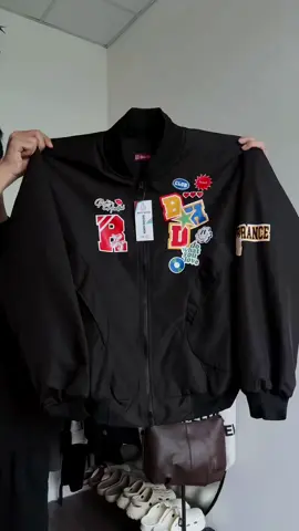 Áo khoác bomber phối túi xéo #aokhoac #phoidoxinh #macdepmoingay #fypツ #xuhuong 