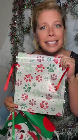 Save time save energy save money this year on wrapping gifts! I absolutely love these drawstring bags from a QVC! No more wrapping paper tissue paper scissors tape needed!! #Christmas #Gift #Moms #Wives #elevatedhome 
