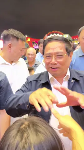 Nay đi được bắt tay Bác Chính 2 lần ở triển lãm VEC 🤣🤣🤣#thutuongphamminhchinh #trienlamvec #CapCut 