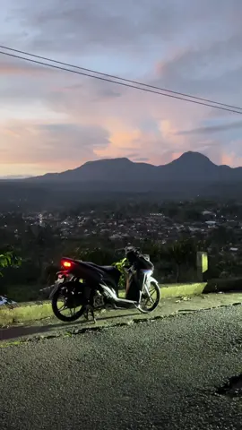 Selalu konsisten #vario125 #foryoupage #foryou #tren 