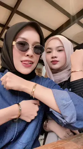 samaan gelang sama kita yuk @B 