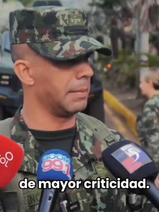 #ejercito nacional de colombia 🇨🇴,ya estan en  Cali 04 vehículo #blindado Huter TR 12 ,con un #sistema de alto nivel proyectivo antes drones,que le #garantiza la seguridad a los comando hurvanos, Dios y patria 