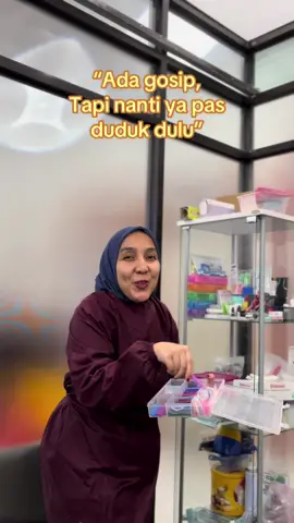 Ga salah siihh… Yahh begitulah ketika dokter dan perawat sefrekuensi Lokasi: ASCO Dental Care Jl.Rambutan I No.6 (Dekat Jl.Arifin Ahmad) Pekanbaru Praktek Setiap Hari Senin s/d Minggu Jam 09.00-21.00 Informasi/Pendaftaran: 081368107484 #doktergigipekanbaru #klinikgigipekanbaru