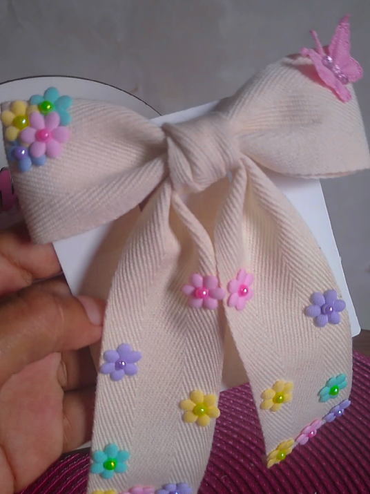 lacinho infantil de fita de algodão cru super lindo  #MimosDaDenise #LaçosQueEncantam #DetalhesQueEncantam #FeitoComAmor #EstiloComFofura