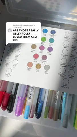 Replying to @MrsAlexDanger They're even more fun when you use them as an adult. 👀 #gelpens #gellyroll #artlife #artcommunity 