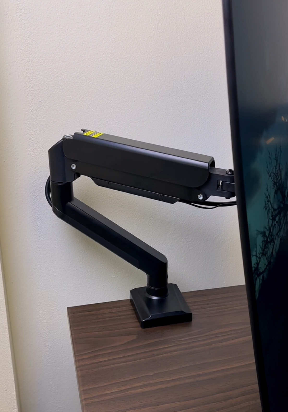 Monitor Arm แขนจับจอจาก Expose ราคา Budget แต่คุณภาพเกินคาด✨ . . #monitorarms #แขนจับจอ #ขาจับจอ #desksetup 