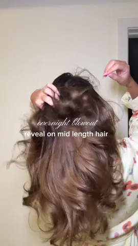 hair is hairing today 🤏🏻🤩 #overnightblowout #heatlesscurls #hairtok #hairinspo #hairtutorial