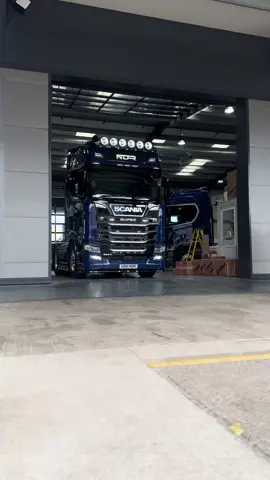 2 fresh out the wrapper 😍credit to you @Niall Reid #lorry #fyp #scania 