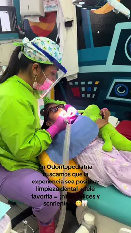 En Odontopediatría buscamos que la experiencia sea positiva: limpieza dental + tele favorita = ¡niños felices y sonrientes! 😁🦷 #Metepec #dentista #dentistadeniños #metepec #toluca  Dentista para niños  EOP Stephanie Pichardo  Esp. en bebes, niños y adolescentes UAEMex Cedula Especialista: 14019988 Aviso Publicidad COFEPRIS 2515052002A0035 AVISO FUNCIONAMIENTO 2415055036X00618