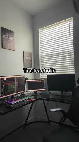 Dogs always gotta go potty when my trade finna happen #daytrader #daytrading #futurestrading #futurestrader 