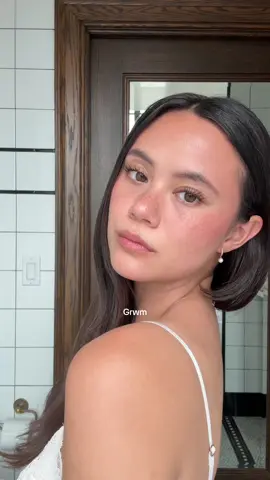 Grwm for a day of NYFW events ⚡️🌀🚕 #grwm #makeup #nyfw #glam #glowymakeup @Diorbeauty @MERIT Beauty @Patrick Ta Beauty @Hourglass Cosmetics @Saie @Benefit Cosmetics @REFY @Thrive Causemetics @rhode skin @Summer Fridays @Glossier @NARS Cosmetics @Westman-Atelier 