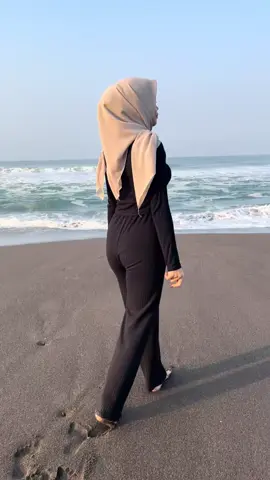 🌊💧 ac: F #fyp #foryou #foryoupage #viral #beach #ocean #beachvibes #beachday #koleksiberharga 