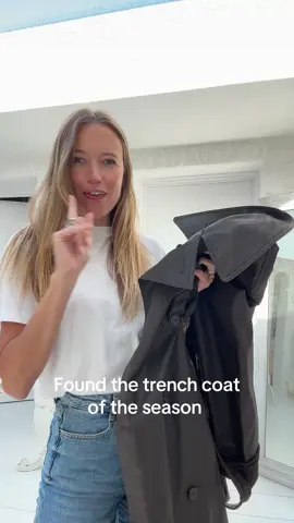 In Iove with this trench coat #trenchcoat #jacket #autumnoutfits #zaranewin #zara coated jacket, cord collar, brown coat, autumn 2025 outfits, autumn 2025 trends 