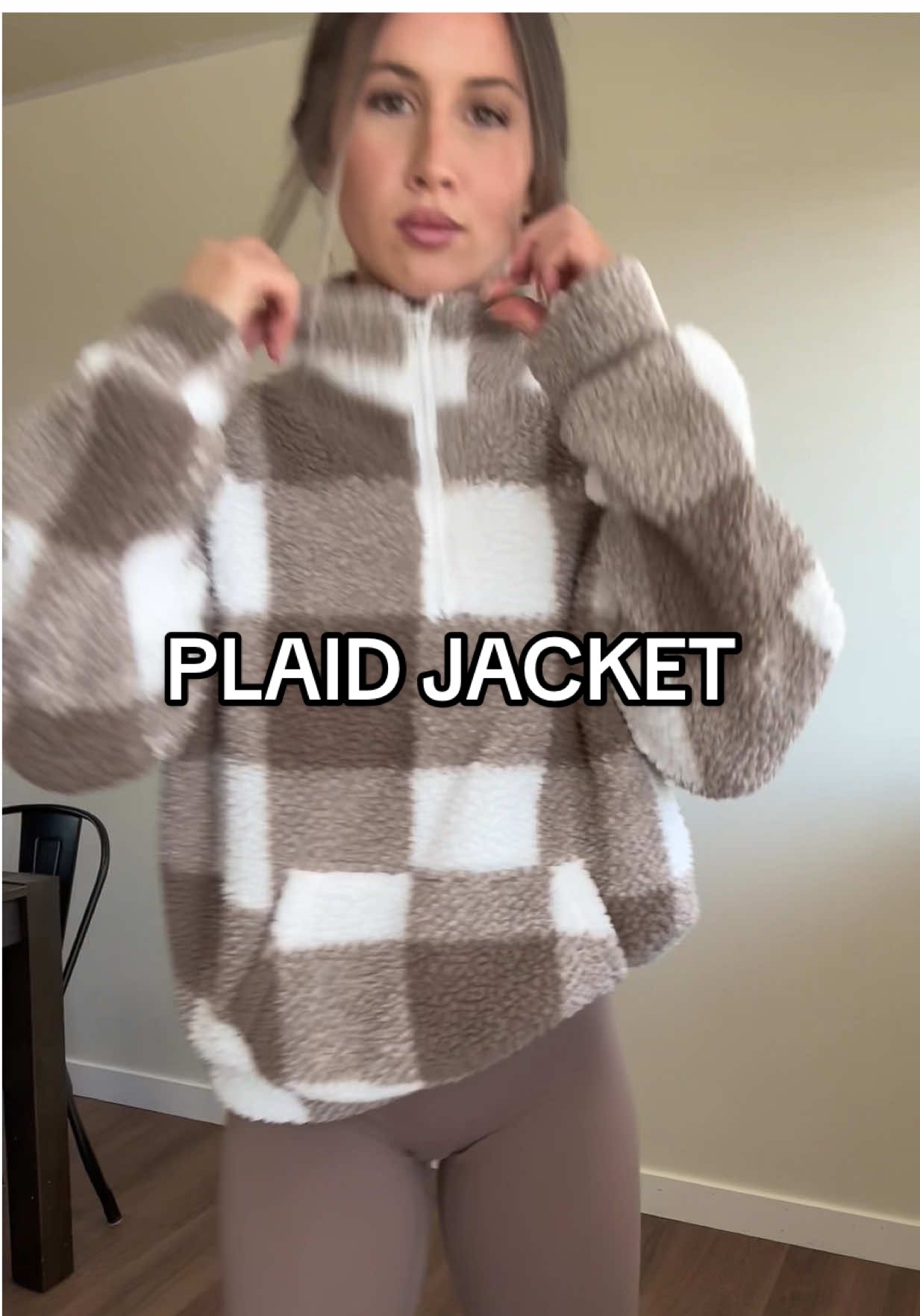 It's feeling like fall!!!  #falldealsforyou #tiktokshopforcreators #womenfashiontrending #plaid #jacket 