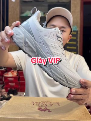 Thử đi 1 đôi giày chính hãng xem có xịn xò ko nào các b ơi #manhgiay #giaythethao #giaysneaker 
