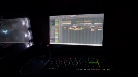 កាន់តែនឹកកាន់តែមិនហ៊ានរំខាន x ឧបសគ្គស្នេហ៍ @Ming Jing 