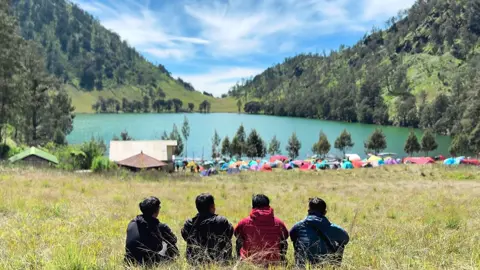 and I carried all the good memories from here #ranukumbolo #semeru #semeru3676mdpl #bromotenggersemeru #Hiking    