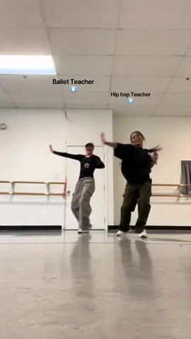Should I teach her some ballet next? 😁 My Teacher: @kriziahh  #funinthestudio #fy #dancechallenge #15minutes 
