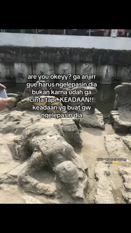 jangan asing ya aku yakin kita bisa sama sama lagi walaupun waktunya bukan sekarang,aku hanya punya 1 pesan jangan pernah menganggap bahwa aku ngelepasin kamu karna aku udah ga sayang,jujur ak ngelepasin kamu karna TERPAKSA aku mau kita slama nya tapii keadaan??keadaan tidak berpihak di kita jadi mau gmna pun i always love youu🤍🫂#katakatastorywa_ #janganasingya✨ #kangen #fyppppppppppppppppppppppp #foryoupage 