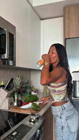 Off the clock but still cocktail-ready ✨ My go-to is @latropicalmixologia by @Cervecería La Tropical   The world’s first distilled beer & spirit cocktail. This is the essential for Spring Break outings in Miami 🌴☀️ #GottaLoveTheMix 