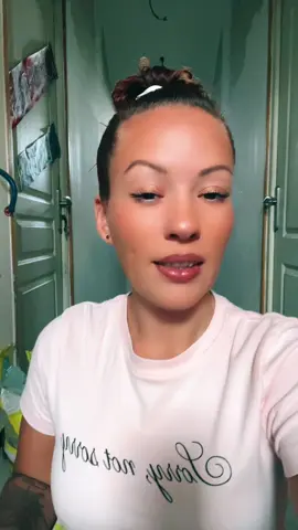 Tu peux prendre ta consultation directement sur mon site Internet mon lien, il se trouve dans ma bio. Ou alors m’envoyer un message privé 🌸#rituel #energie #protection #ame #don #energetique #medium #voyante #spiritualite #spirituel #lien #invisible #explications #intuition #intention #mensonge #trahison 