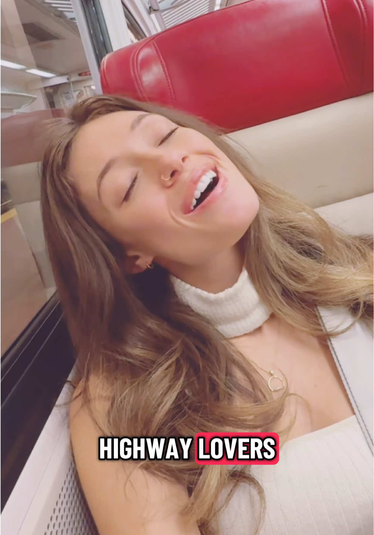 Trading highways for trains this weekend #highwaylovers  #catchingfeelings #travel #nyc #dontoverthinkit 