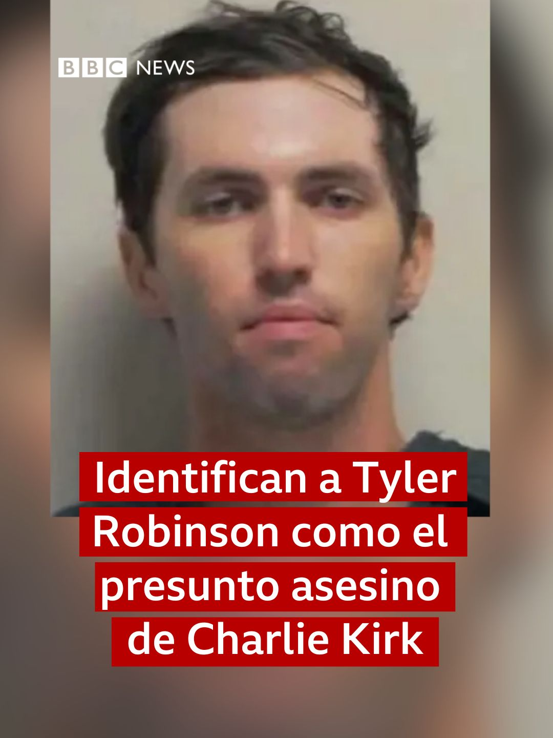 “Lo atrapamos”. Las autoridades de EE.UU. confirmaron la detención de Tyler Robinson, de 22 años, y principal sospechoso del asesinato del activista conservador Charlie Kirk. El gobernador del estado de Utah, donde ocurrió el crimen, explicó que lograron identificar a Robinson gracias a que un familiar del joven habló con un amigo de la familia y esa persona contactó luego a un sheriff informándole que había confesado o insinuado haber cometido el crimen. También se refirió a la captura el presidente Donald Trump quien comentó a la cadena Fox que espera que el detenido sea declarado culpable y condenado a pena de muerte. #BBCMundo #EEUU #Utah #CharlieKirk