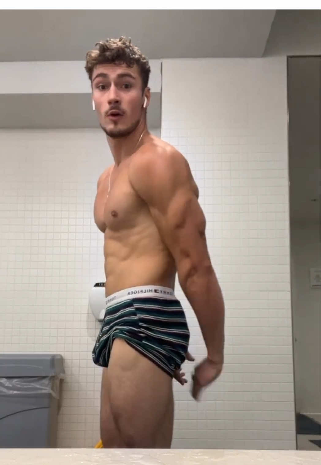 Physique rating from 1 to 10? #handsome #usa #fyp #gym #hotboy 