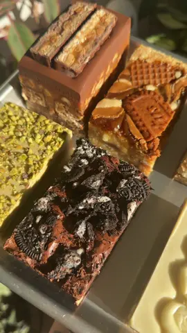 Golden hour making these bakes look STUNNING 😍 #postalbakesuk #homebaker #treats #brownies #FoodTok 