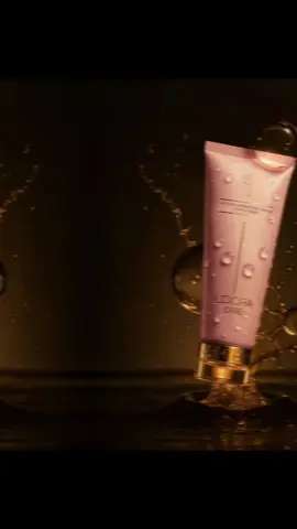بشرة صحية ومتوهجة، هي نتيجة اختيار واعي 💕 كريم الترطيب القوي من ليدورا بتركيبة متقدمة وأداء متعدد الوظائف، يُغذي البشرة وينشطها، ويزيد من مرونتها، ليمنحك بشرة ناعمة وملساء. #منتجات_تجميل #pmlm #بشرة_نضرة #كريم_ترطيب #ldora 