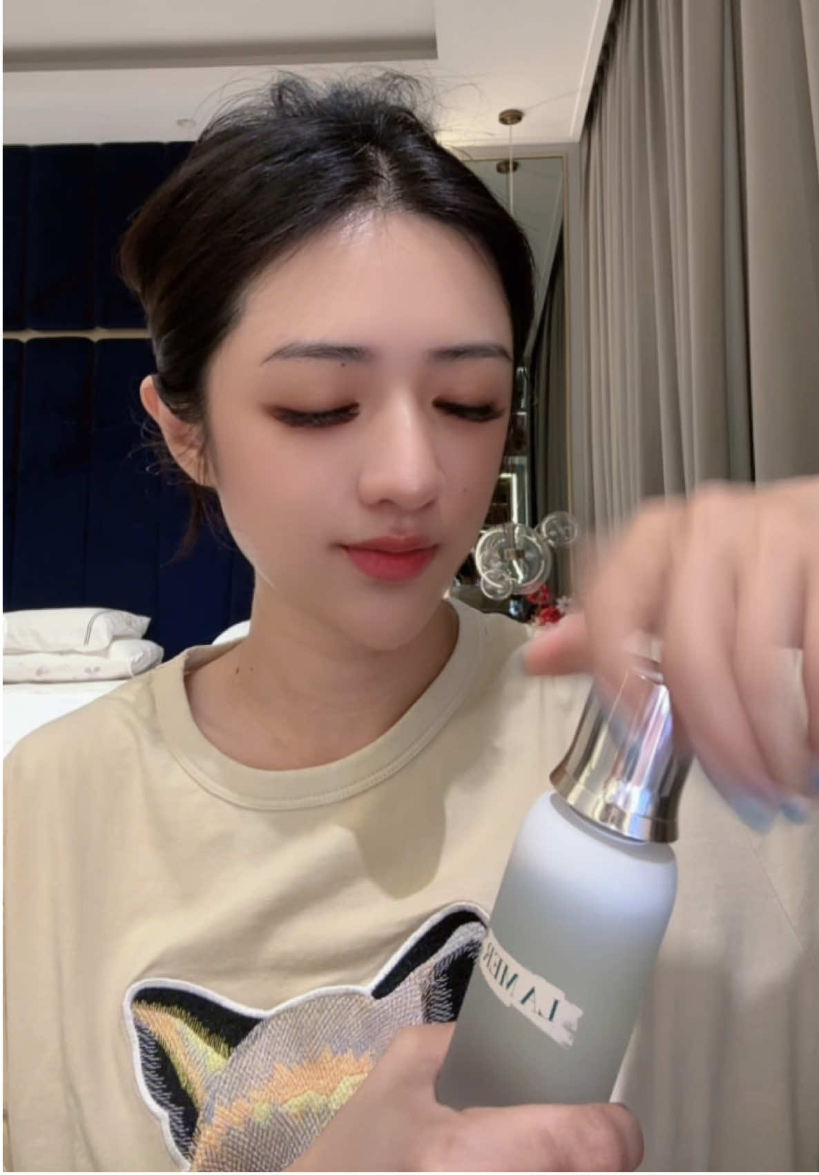 Udah pake berbotol2 namanya miracle water