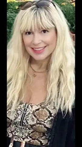 Чтобы жизнь улыбалась вам, подарите ей своё хорошее настроение... #музыкадлявидео #muzic #музыкавмашину 