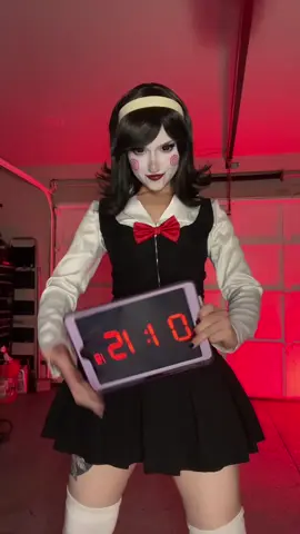 I want to play a game 🧩 contacts from @PinkyParadise use code “iforselener10” for 10% off❗️FAKE PROP❗️#saw #cosplay #halloween #billythepuppet #horror 