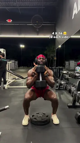 Grow your Legs 🔥 Read captions 👇 Transform your body in 8 weeks with our Ultimate Shred Workout Program! 💪 Plus, get exclusive bonuses to supercharge your results. More details: link in my bio! ⬆️ #legs #legday #workout #gym #Fitness 