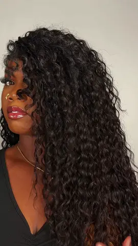 New hair, who dis? I’m so obsessed with this @qvr hair water wave crochet hair!🤗🙌🏾  👀Hair deets: ✨ QVR water wave crochet hair natural black 20 inches ✨QVR water wave crochet human hair Auburn Brown 20 inches * I used 5 packs of natural black and one pack of auburn brown. See the full install & review.👇🏾 Check out the full video on YouTube (link in bio!) #crochethairstyles #waterwavecrochet #qvr  #hairgoals #naturalhair  