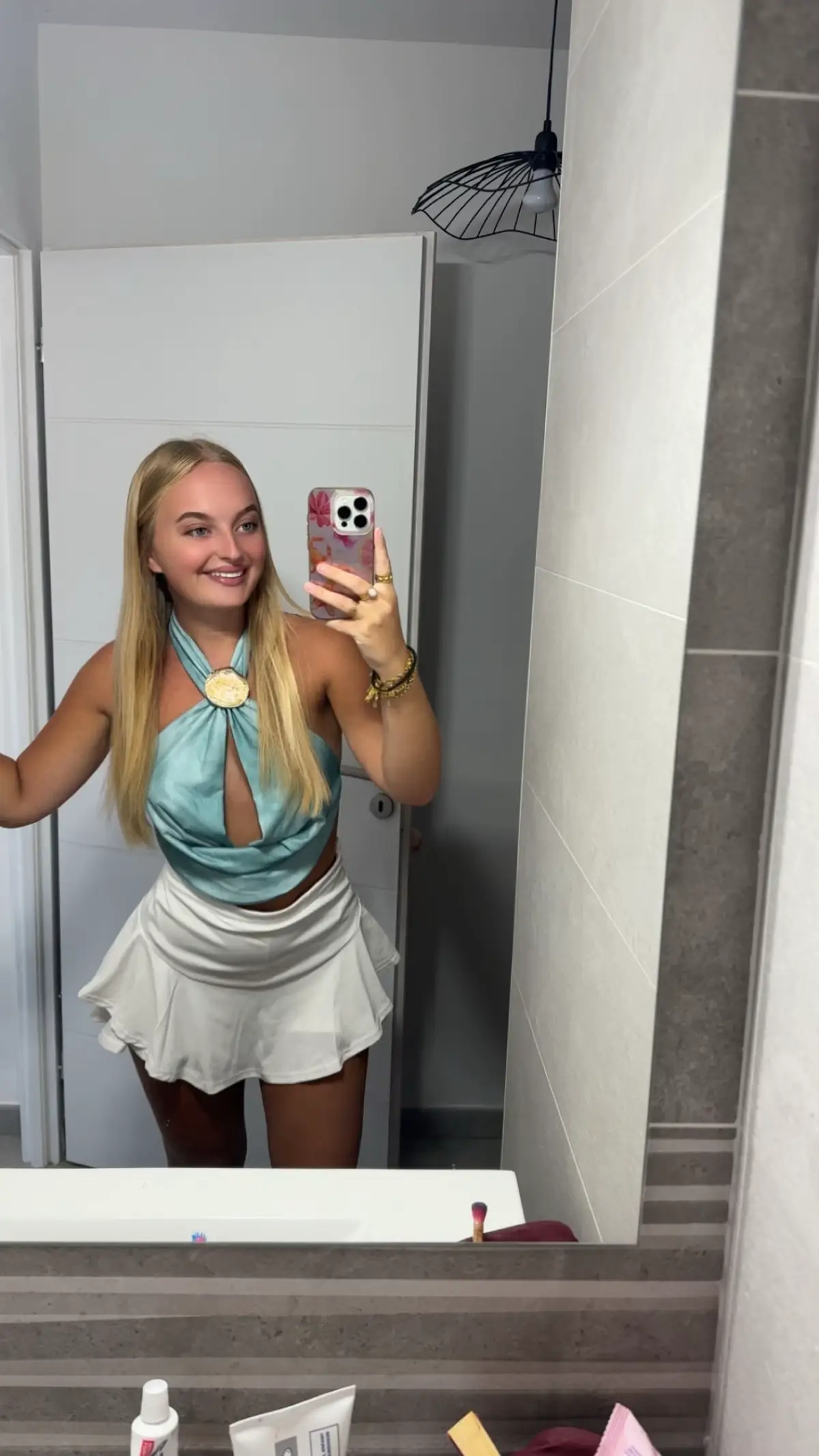 Look du jour sous ce beau soleil ☀️  #look #outfit #sunshine #fyp #pourtoii 