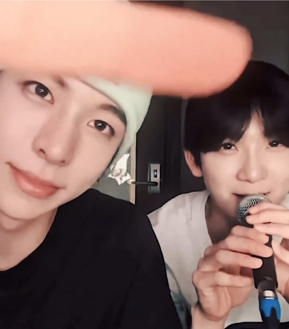 #choistickz — favorite friendship ever or WHAT <3 #ampersandone #choijiho #kyrellvalentinechoi #ampersandoneedit #jihoandkyrell #ampersandonejiho #ampersandonekyrell #kpop #kpopedit #kpopfyp #foryoupage #fyp || kyrell & jiho ampers&one edit