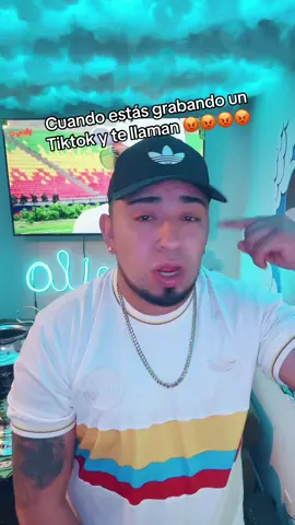 Cuando te entra una llamada en pleno momento de rodaje 🤣🤣🤣🤣 ( muy malito pa hacer tiktoks) 🤣🤣🤣  #viral #colombia #streamer #guatemala #paratiiiiiiiiiiiiiiiiiiiiiiiiiiiiiii 