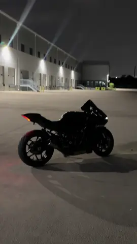 Need to finish Vinland Saga #motorcycle #trending #yamahar1 #fyp 