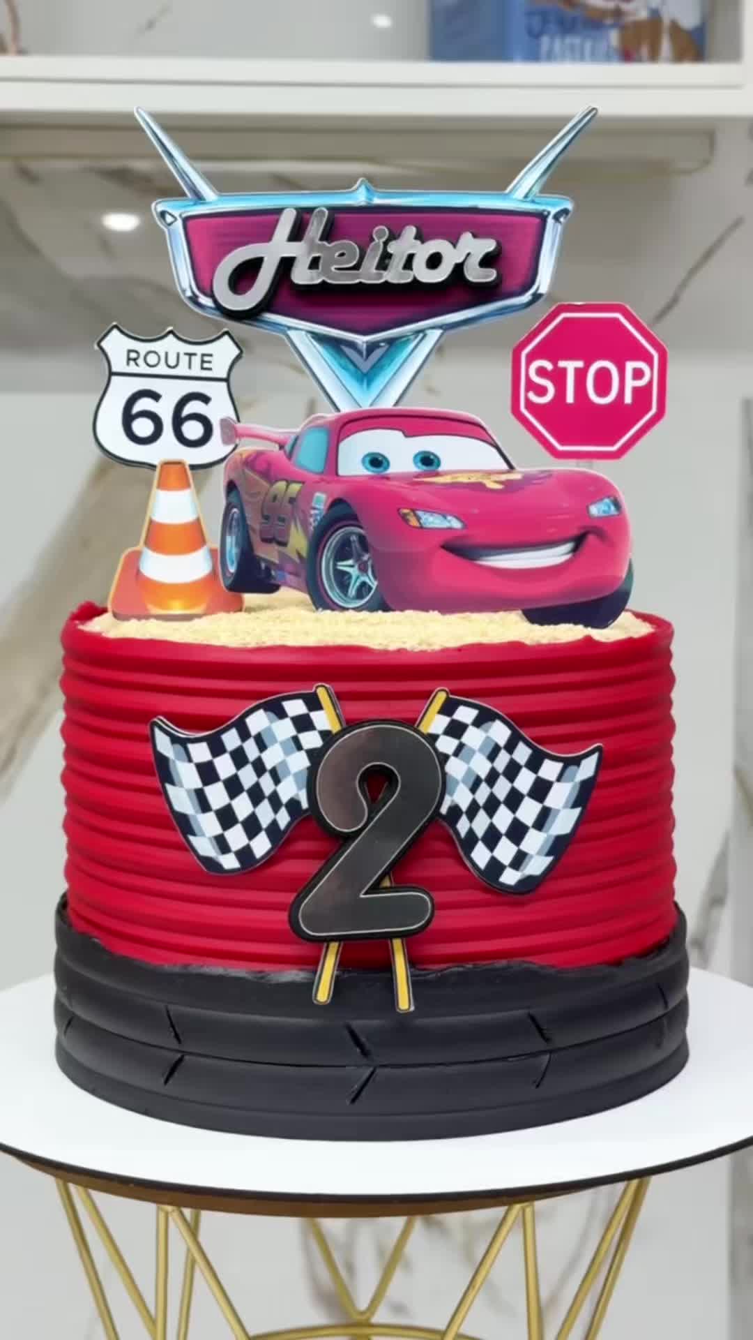 Bora aprender mais sobre bolos decorados meu amor? Clica no Link da Bio que eu to te esperando! ❤️ E já me conta aqui nos comentários: O que você achou dessa Decoração?