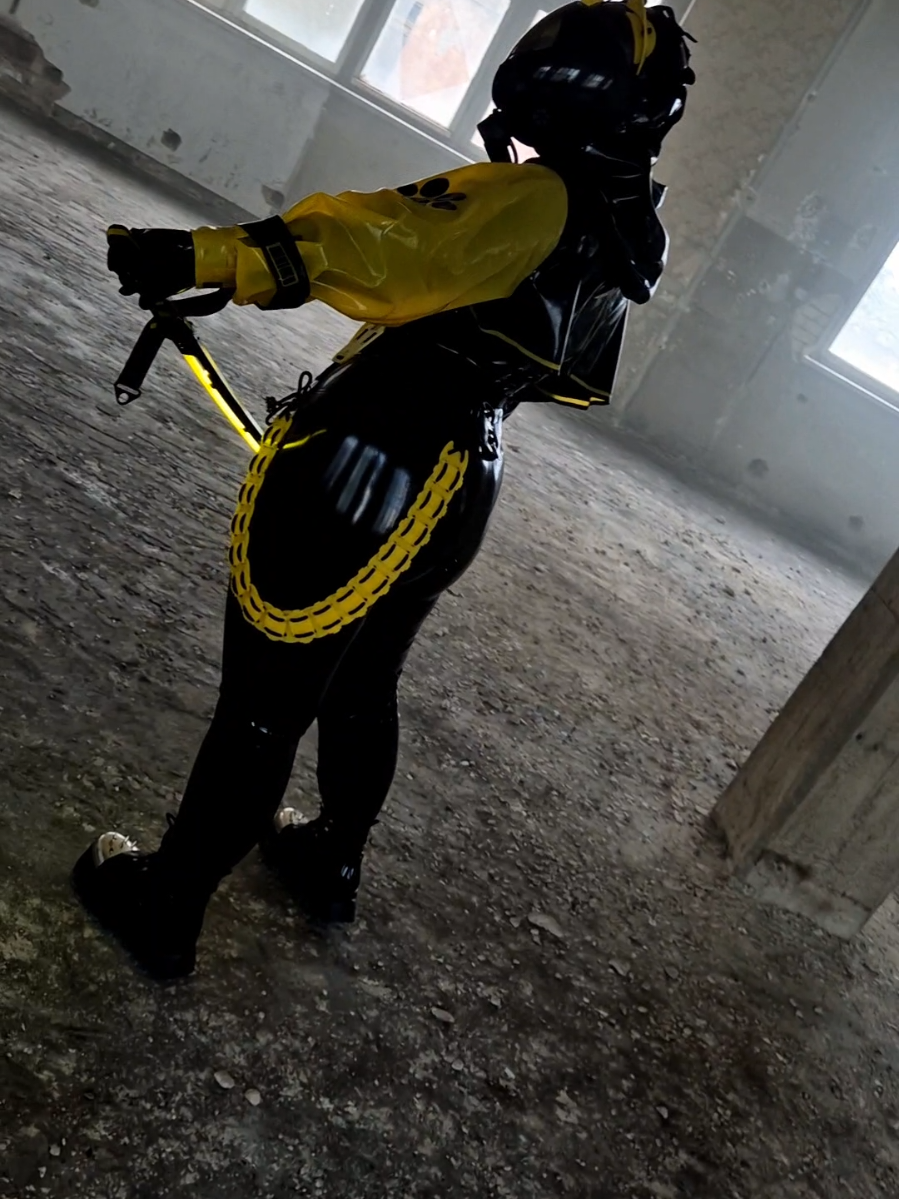 love how the look came together 💛🖤  the crop hoodie took me forever  to finish #cyberpunk  #cyberdrone #drone #edgerunners #cybercat