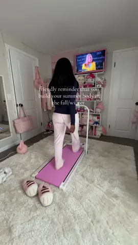 i walk like a sim wtf #walkingpad #10kstepaday 