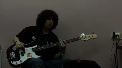 MDEVARII#mdevari #foryou #bass #gittare @Mamashenivarrr 