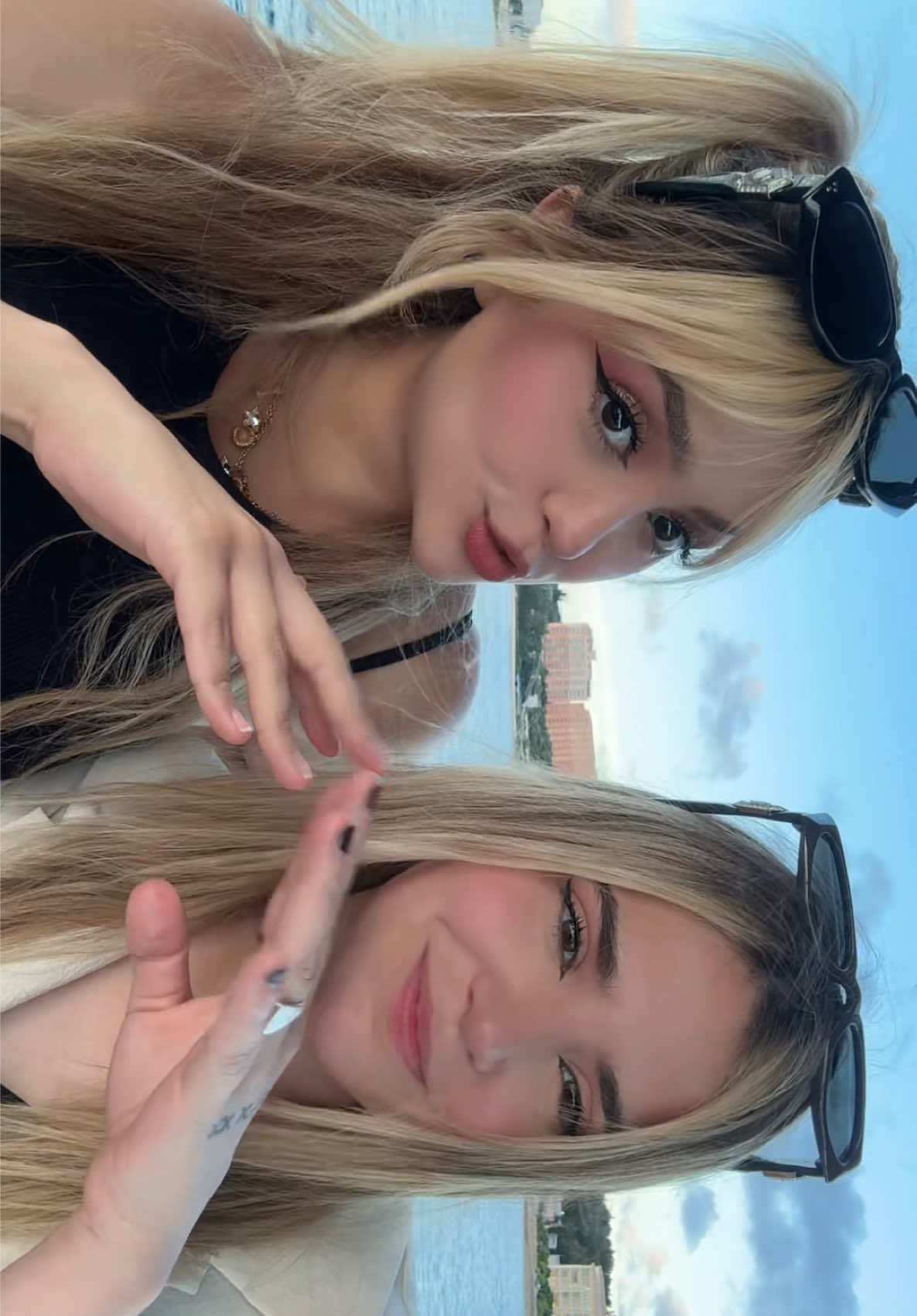 Twinssss 👯‍♀️  #arigameplays #fyp @rivers 