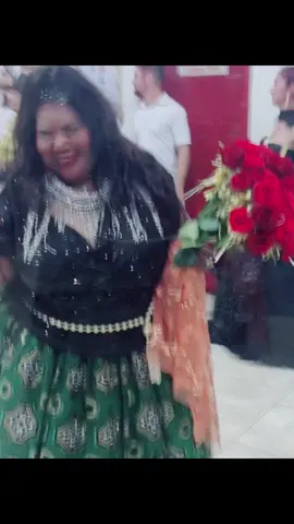Maria Padilha estou cantando em seu louvor na Barra da sua saia corre água e nasce flor ❤️💃🏽🖤