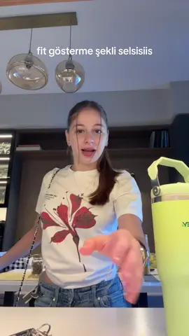 damacanamın rengiyle kıyafetim uyumum sırgulanmasın