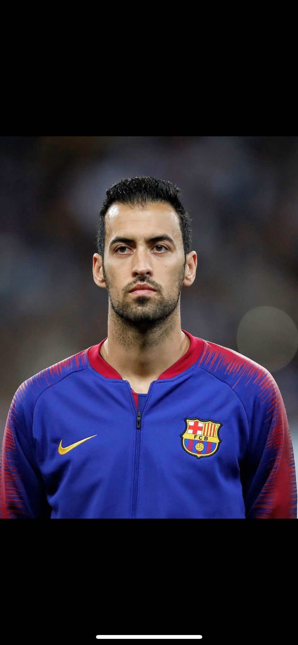 Where Does Sergio Busquets Rank Among The GREATEST Defensive Midfielders Ever??!🐐🎙️ #busquets #footballtiktok #goat🐐 #tekzinho #fyp 