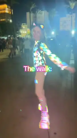 Works like a charm 🙂‍↕️🌈✨ #ravegirl #edmmusic #festivalfashion #hotgirlwalk 