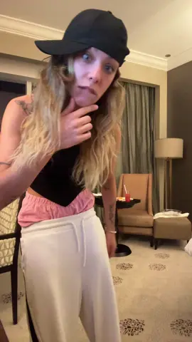 🤘🏼🤏🏼👌🏼✌🏼👈🏼🤙🏼🖐🏼