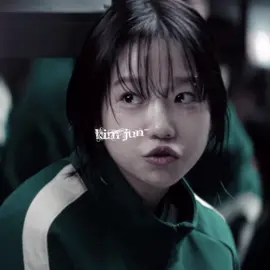 i love her and this song aw              #kimjunhee #squidgame #squidgameedit #junheeedit #edit scp: pe7ezscenes,  brookscenes cc:.hy6ri 